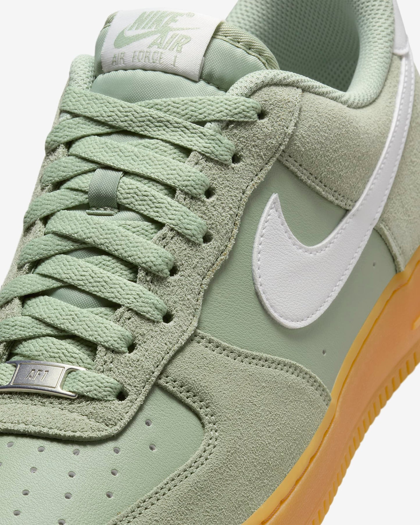 Nike - Air Force 1 '07 LV8
